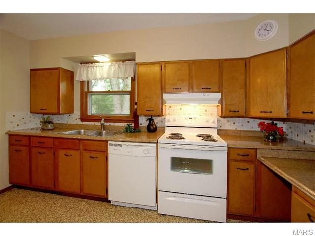 258 Hilltop Rd, Ellisville, MO 63011 photo 7