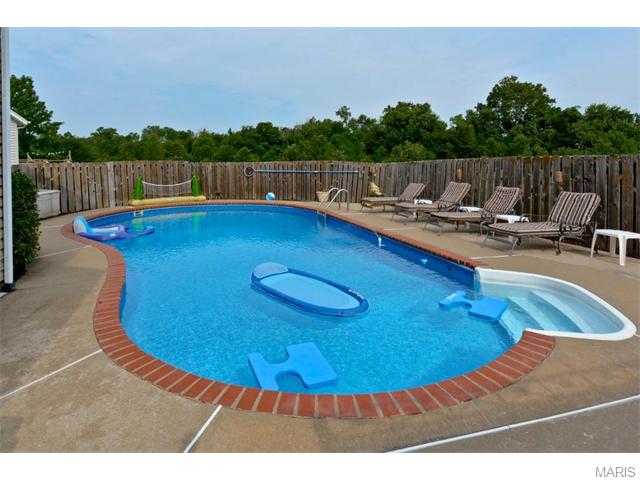 1237 Saddlemaker Dr, Saint Charles, MO 63304 photo 31