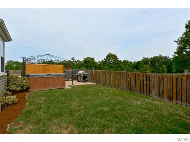 1237 Saddlemaker Dr, Saint Charles, MO 63304 photo 35