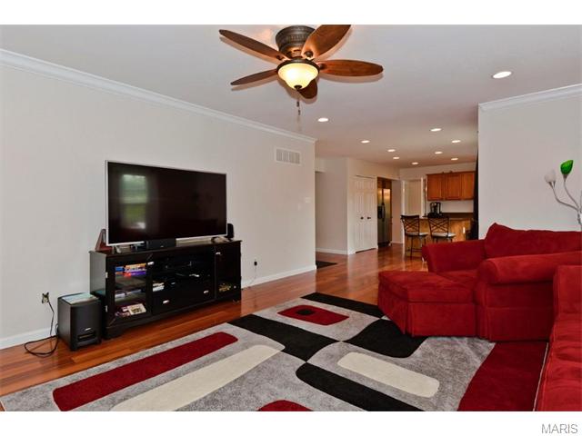 1237 Saddlemaker Dr, Saint Charles, MO 63304 photo 9