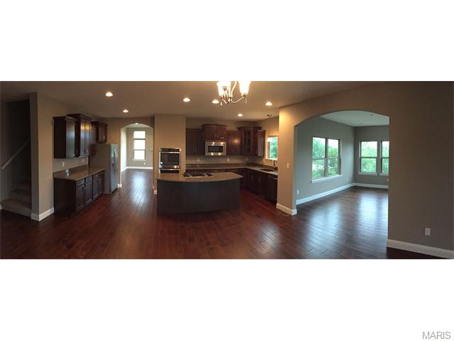 227 Shortleaf Pine Dr, Cottleville, MO 63304 photo 2