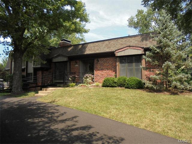 314 Glyn Cagny, Ballwin, MO 63021 photo 1