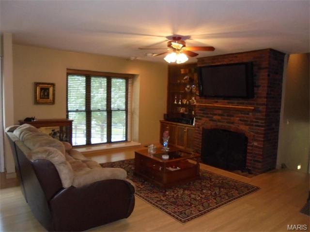 314 Glyn Cagny, Ballwin, MO 63021 photo 10