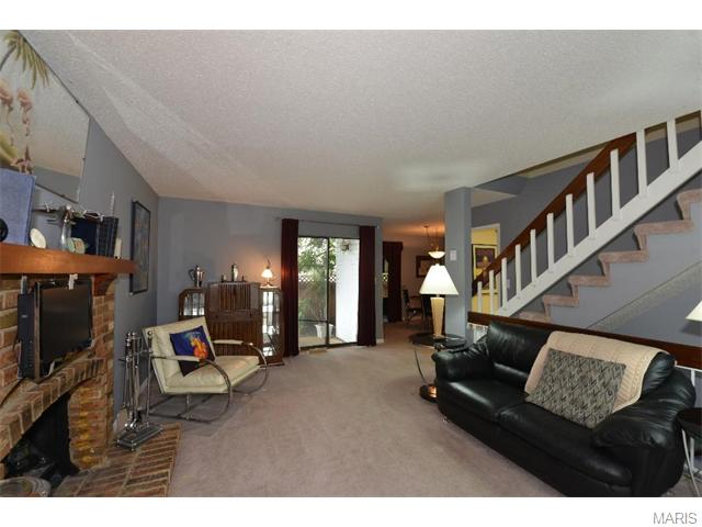 331 Quail Village Dr, Ballwin, MO 63021 photo 3