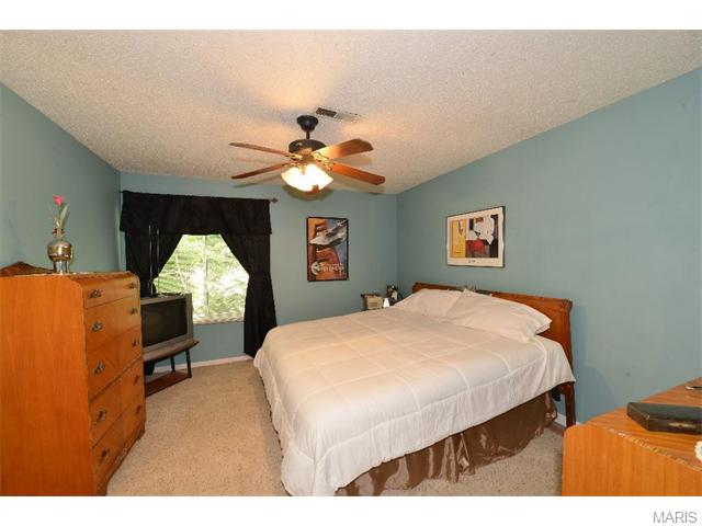 331 Quail Village Dr, Ballwin, MO 63021 photo 11