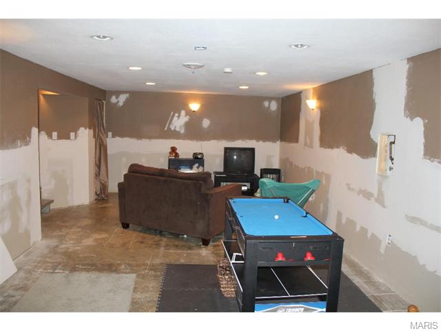 614 Darby Dr, O'fallon, MO 63366 photo 12