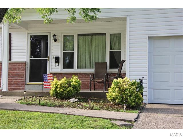 614 Darby Dr, O'fallon, MO 63366 photo 2