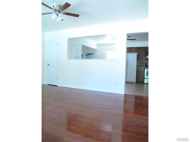 151 Pezold Dr, Saint Charles, MO 63304 photo 6