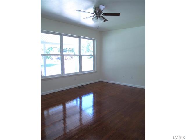 151 Pezold Dr, Saint Charles, MO 63304 photo 7