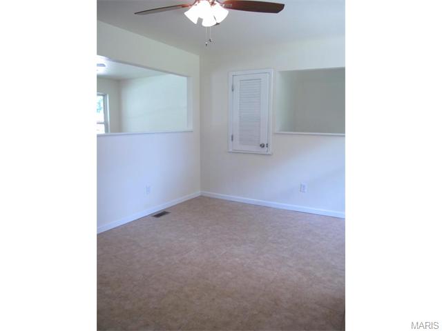 151 Pezold Dr, Saint Charles, MO 63304 photo 9