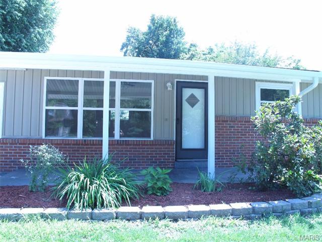 151 Pezold Dr, Saint Charles, MO 63304 photo 4