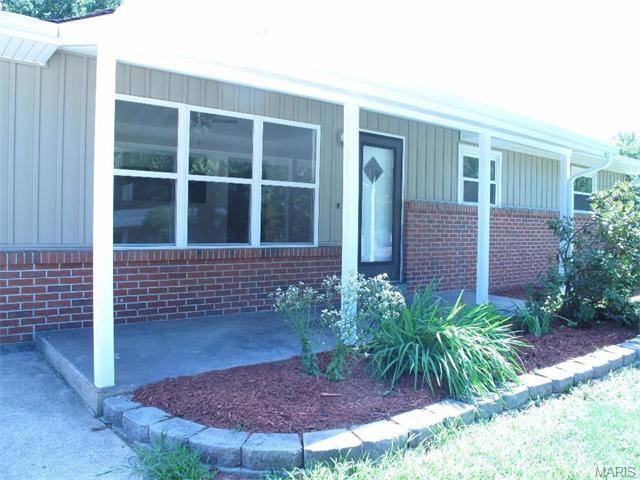 151 Pezold Dr, Saint Charles, MO 63304 photo 3