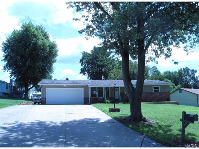 151 Pezold Dr, Saint Charles, MO 63304 photo 2