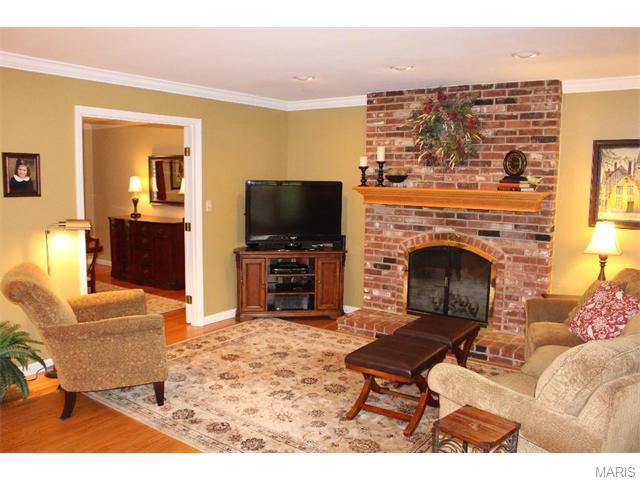 1205 Berquist Ct, Ballwin, MO 63011 photo 6