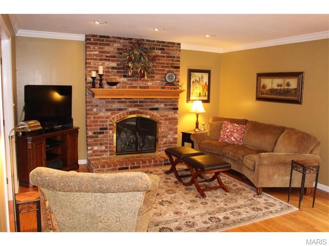 1205 Berquist Ct, Ballwin, MO 63011 photo 5
