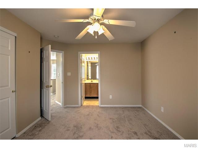 269 Tyndale Dr, O'fallon, MO 63366 photo 12