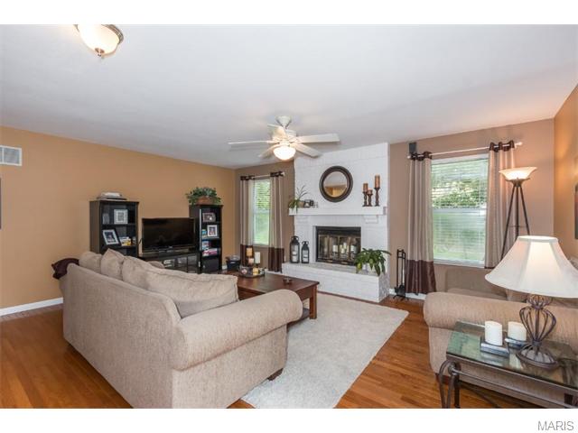 2434 Maple Xing, Ballwin, MO 63011 photo 9