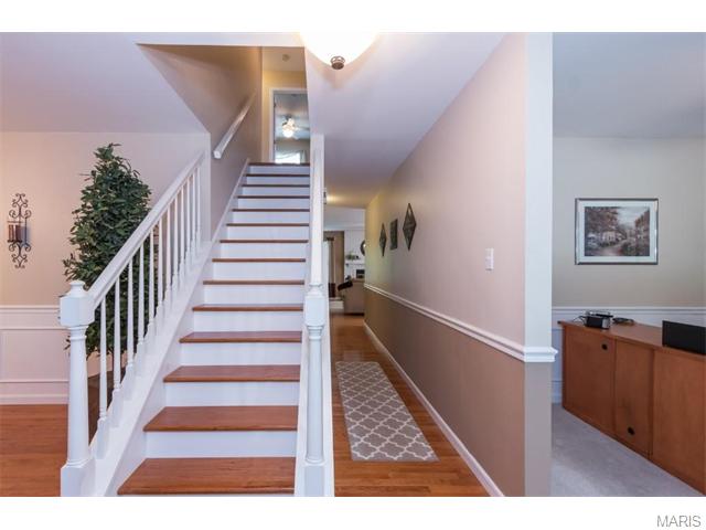 2434 Maple Xing, Ballwin, MO 63011 photo 2