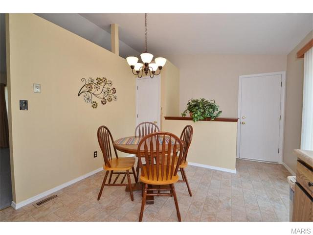 1108 Summit Mdws, Fenton, MO 63026 photo 8