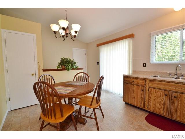 1108 Summit Mdws, Fenton, MO 63026 photo 7