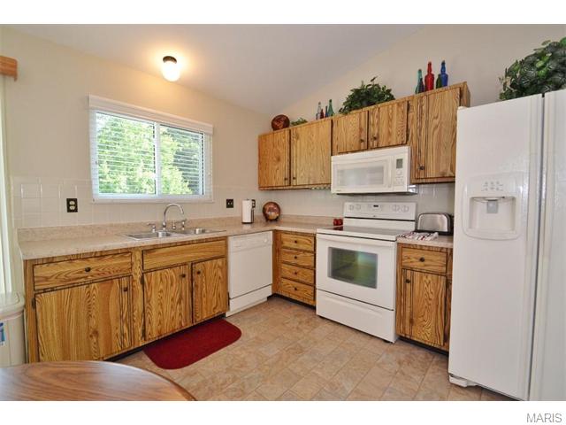 1108 Summit Mdws, Fenton, MO 63026 photo 6