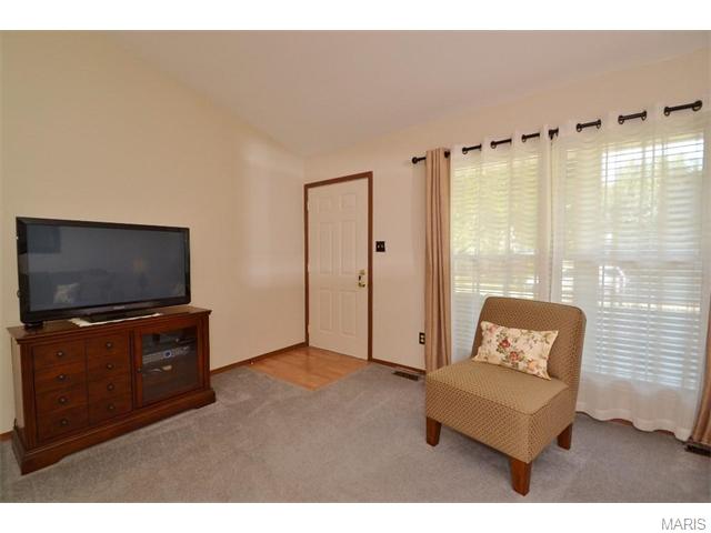 1108 Summit Mdws, Fenton, MO 63026 photo 3