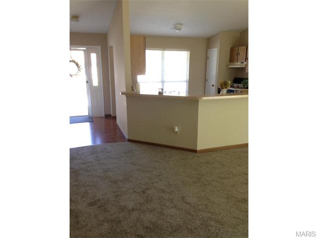 1318 Manuka Dr, O'fallon, MO 63366 photo 5
