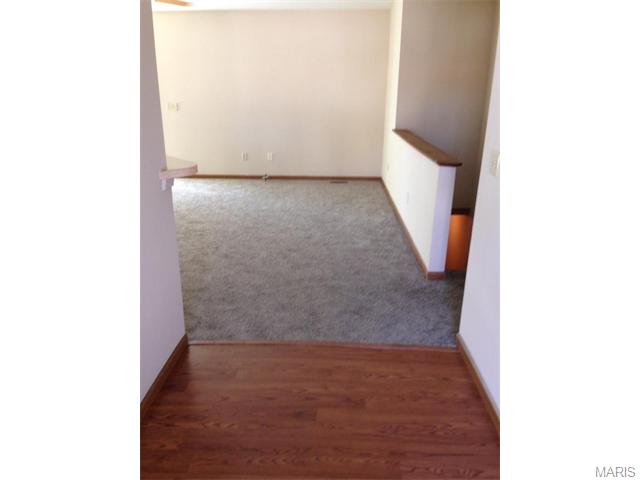 1318 Manuka Dr, O'fallon, MO 63366 photo 3