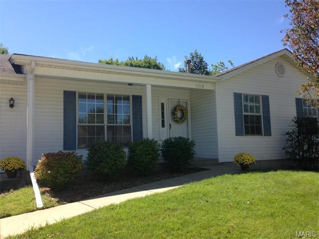 1318 Manuka Dr, O'fallon, MO 63366 photo 2
