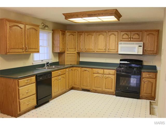 1192 Hackmann Rd, O'fallon, MO 63366 photo 4
