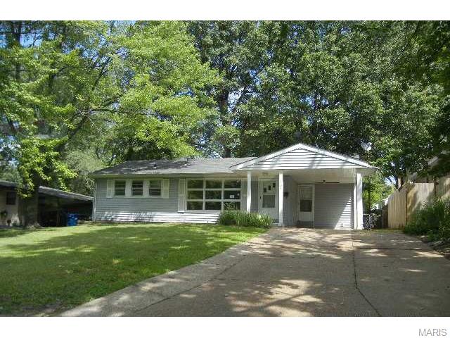 9607 Harold Dr, Saint Louis, MO 63134 photo 1