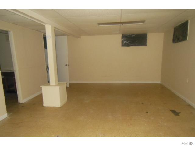 9607 Harold Dr, Saint Louis, MO 63134 photo 12