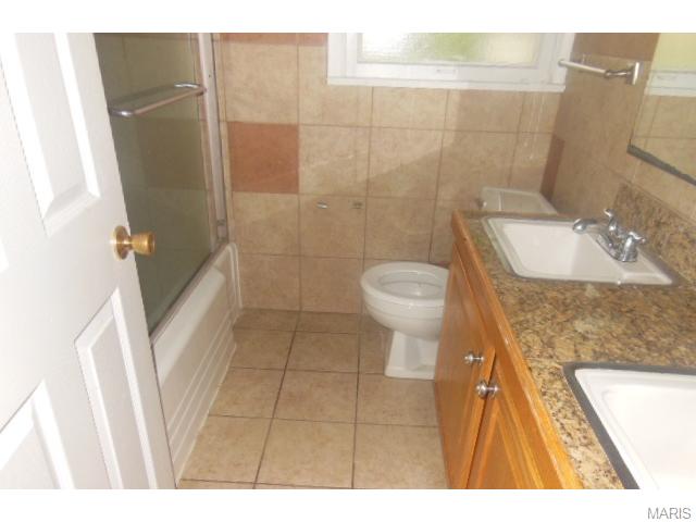 9607 Harold Dr, Saint Louis, MO 63134 photo 8
