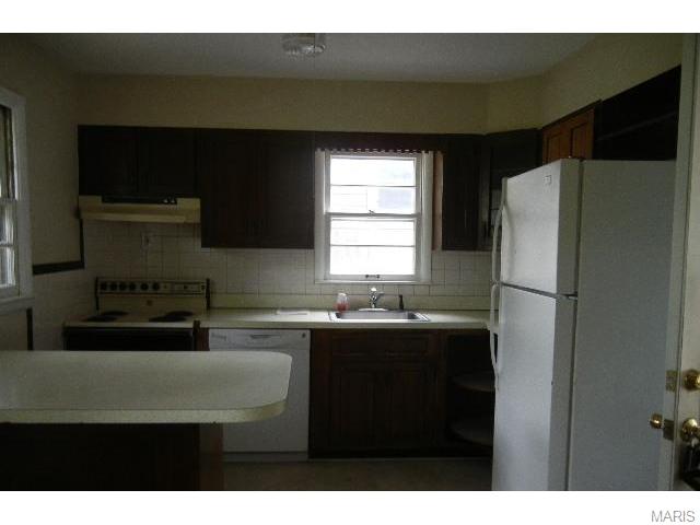 9607 Harold Dr, Saint Louis, MO 63134 photo 7