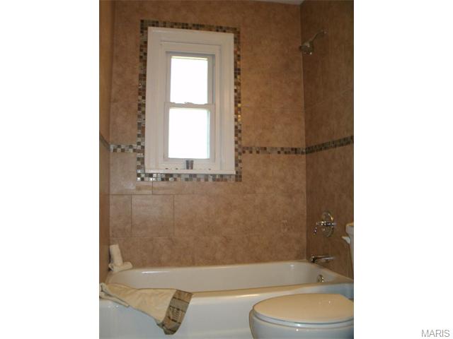 3968 Wright Ave, Saint Ann, MO 63074 photo 4