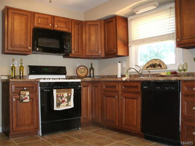 3968 Wright Ave, Saint Ann, MO 63074 photo 2