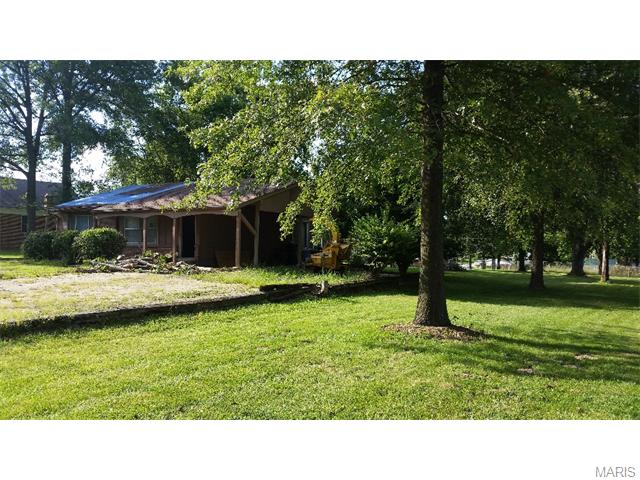 303 Lorene Dr, O'fallon, MO 63366 photo 2