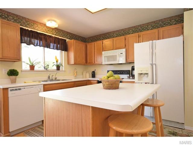 231 Royalltrail Ln, O'fallon, MO 63368 photo 3
