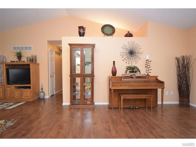 231 Royalltrail Ln, O'fallon, MO 63368 photo 6