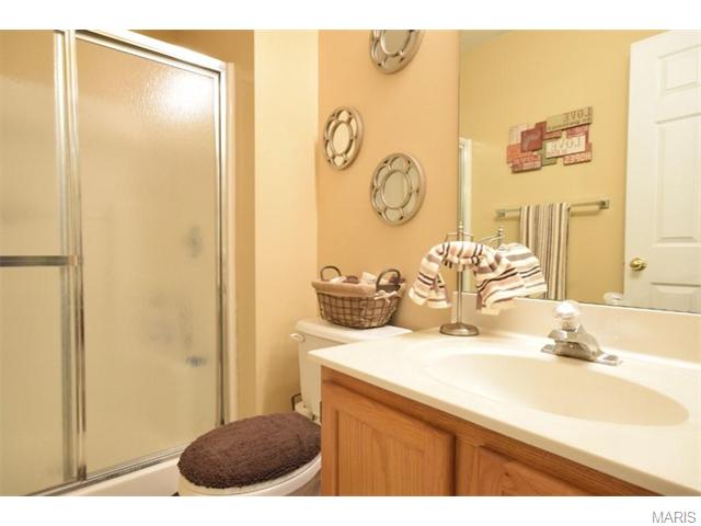 231 Royalltrail Ln, O'fallon, MO 63368 photo 9