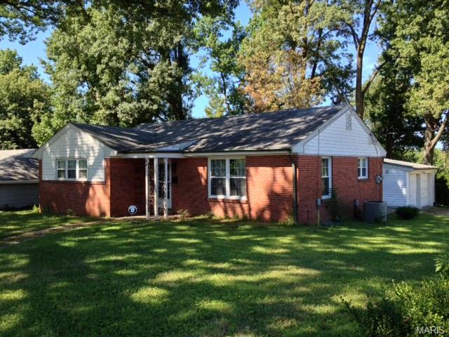 841 Gerald Pl, Saint Louis, MO 63135 photo 1