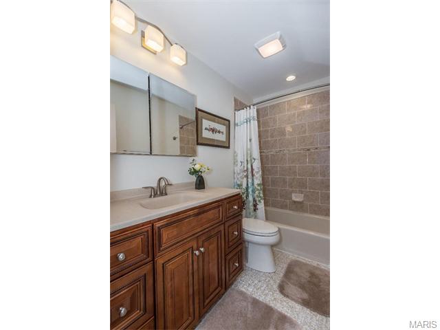 521 Stoddards Ml, Ballwin, MO 63011 photo 11