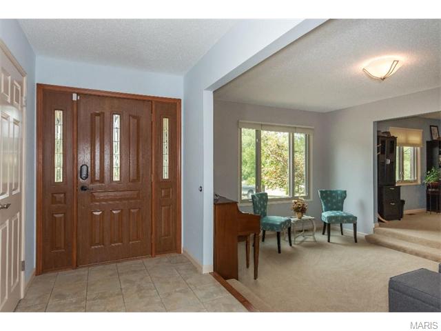 521 Stoddards Ml, Ballwin, MO 63011 photo 2