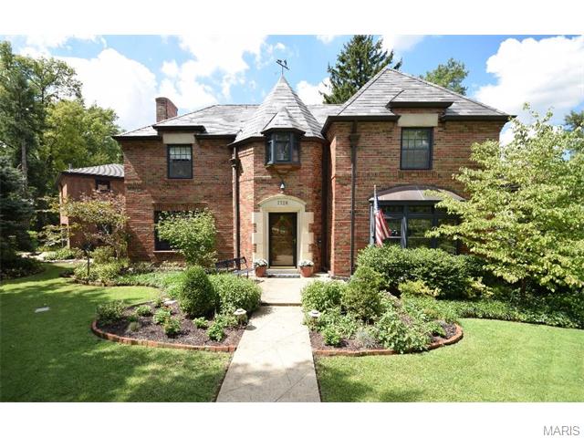 7726 Mohawk, Saint Louis, MO 63105 photo 1