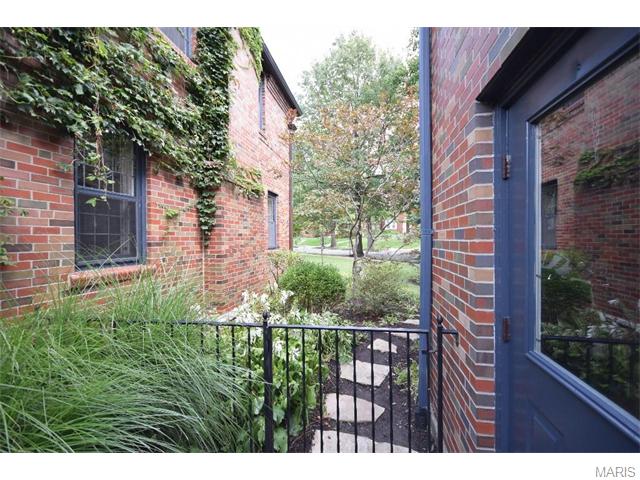 7726 Mohawk, Saint Louis, MO 63105 photo 33