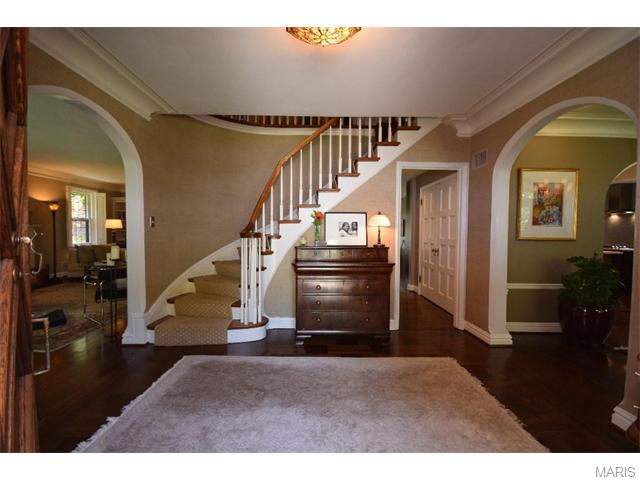 7726 Mohawk, Saint Louis, MO 63105 photo 2