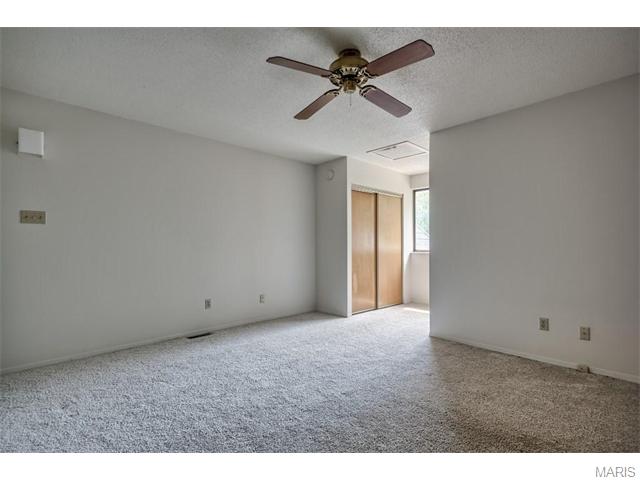 1325 Prospect Vlg #E, Ballwin, MO 63021 photo 8