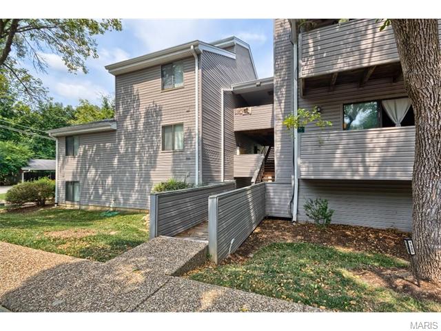 1325 Prospect Vlg #E, Ballwin, MO 63021 photo 1