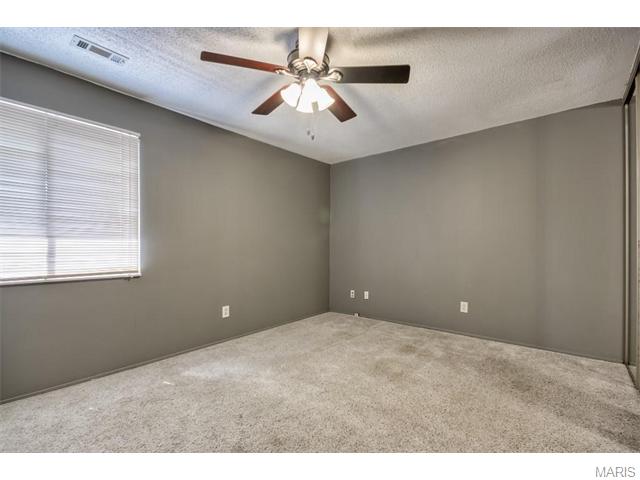 1325 Prospect Vlg #E, Ballwin, MO 63021 photo 11