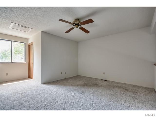 1325 Prospect Vlg #E, Ballwin, MO 63021 photo 9